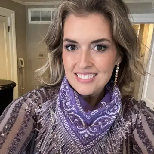 Amelia — Author for dinners, lunches, and salads